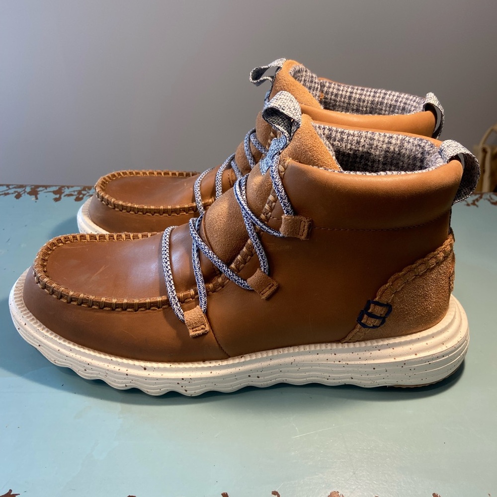 Hey Dude Brown Leather Reyes Women’s Ankle Casual Lace-Up Boots